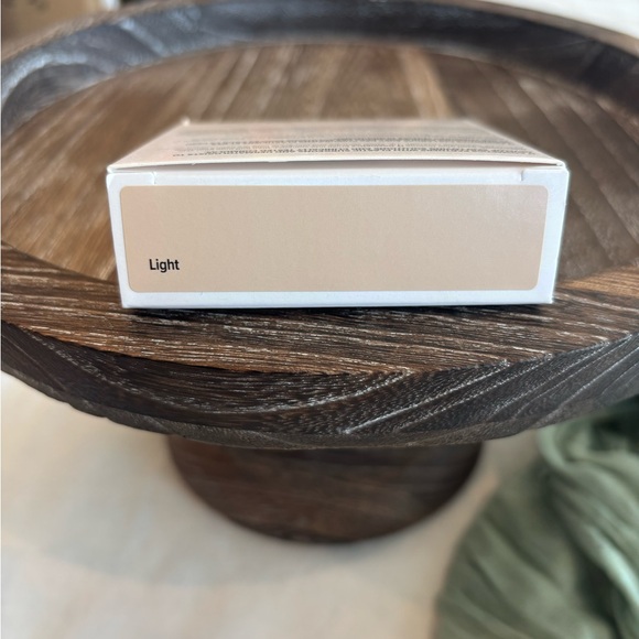 IT Cosmetics Celebration Powder Foundation Illumination • LIGHT • Full Coverage - Picture 3 of 6